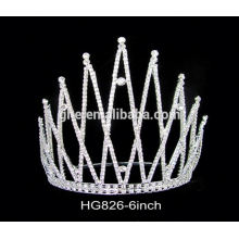 La corona cristalina de la decoración formada corona y la tiara de la tiara que casan el diadema nupcial de la tiara del peine tiara para las bodas